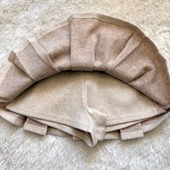 NWT Altar’d State XS Oatmeal Megan Welt Pocket Cheer Skirt Skort - Picture 10 of 11